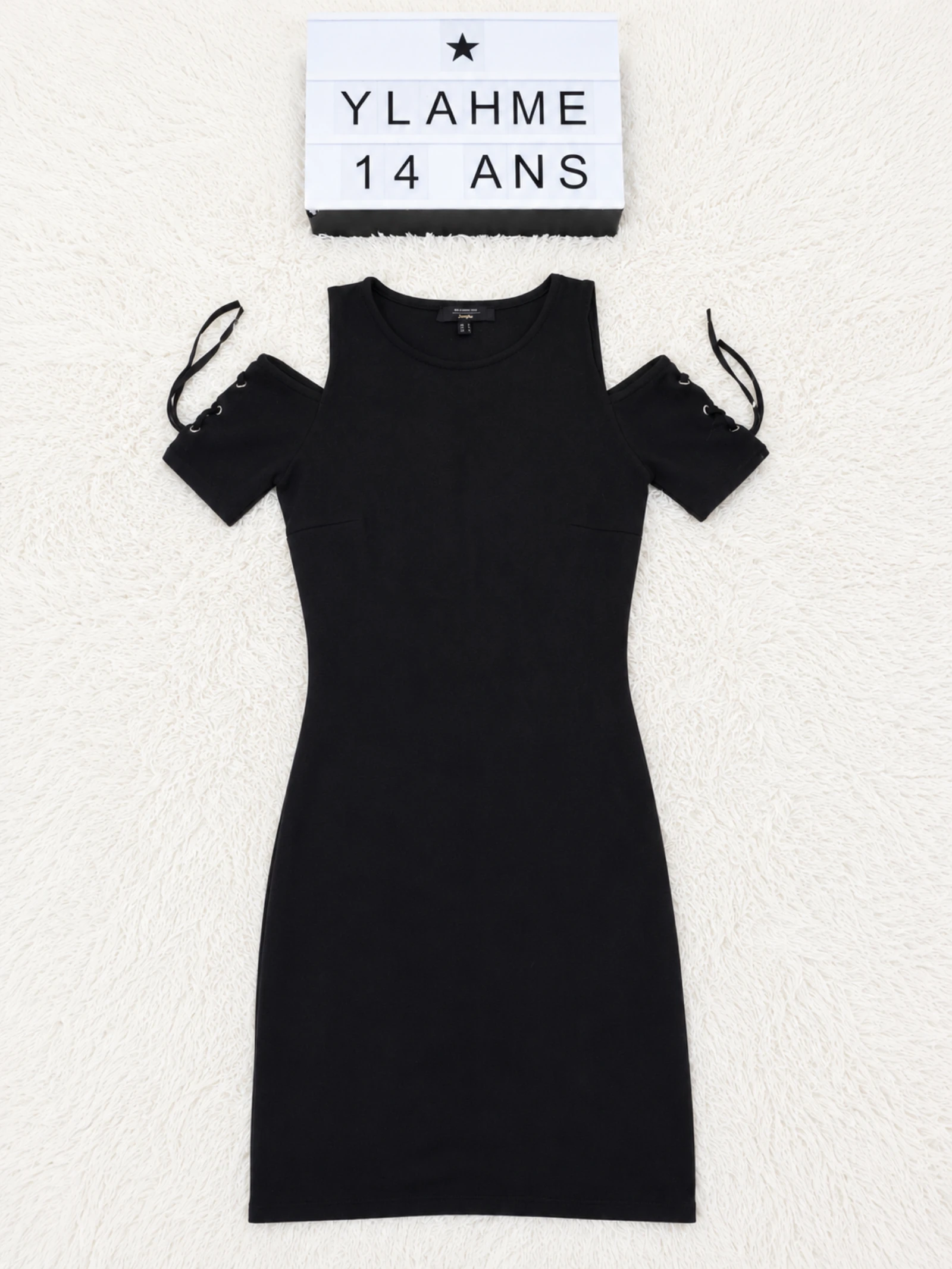 Robe Jennyfer noire épaules dénudées à lacets – Taille S 14 ans 👒